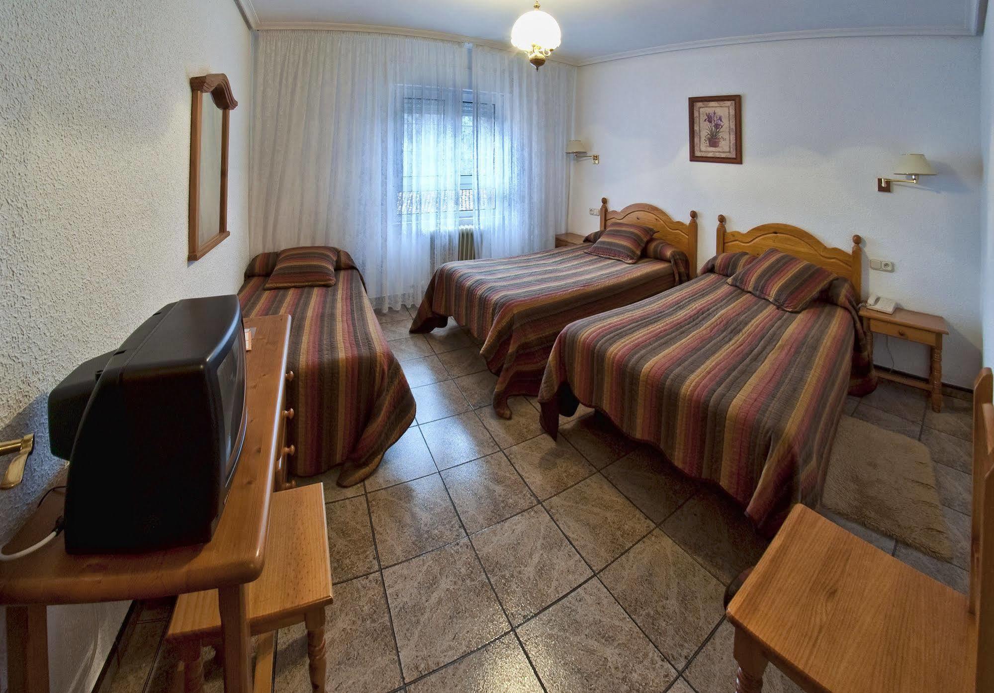 Tierra De La Reina Hotel Boca de Huérgano Kültér fotó